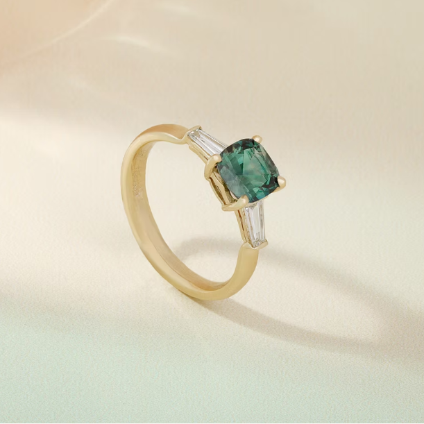 Sorrel 3-Stone Ring